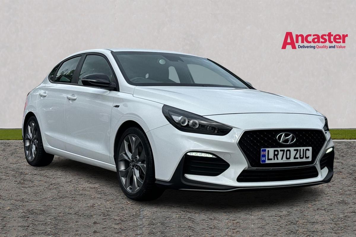 Main listing image - Hyundai i30 Fastback