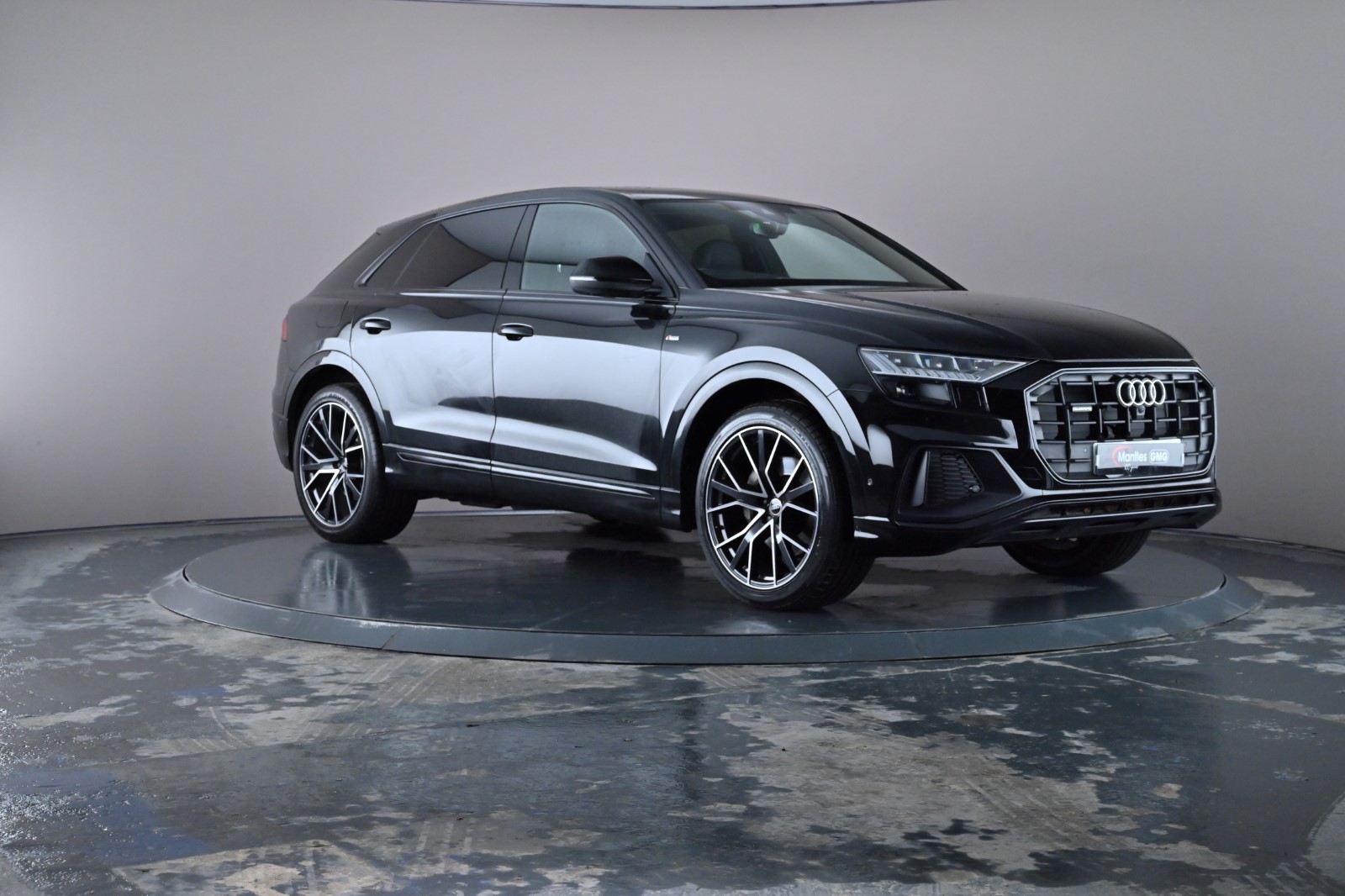 Main listing image - Audi Q8