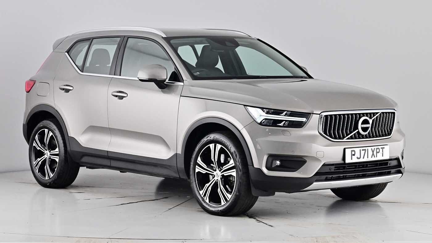 Main listing image - Volvo XC40 Recharge