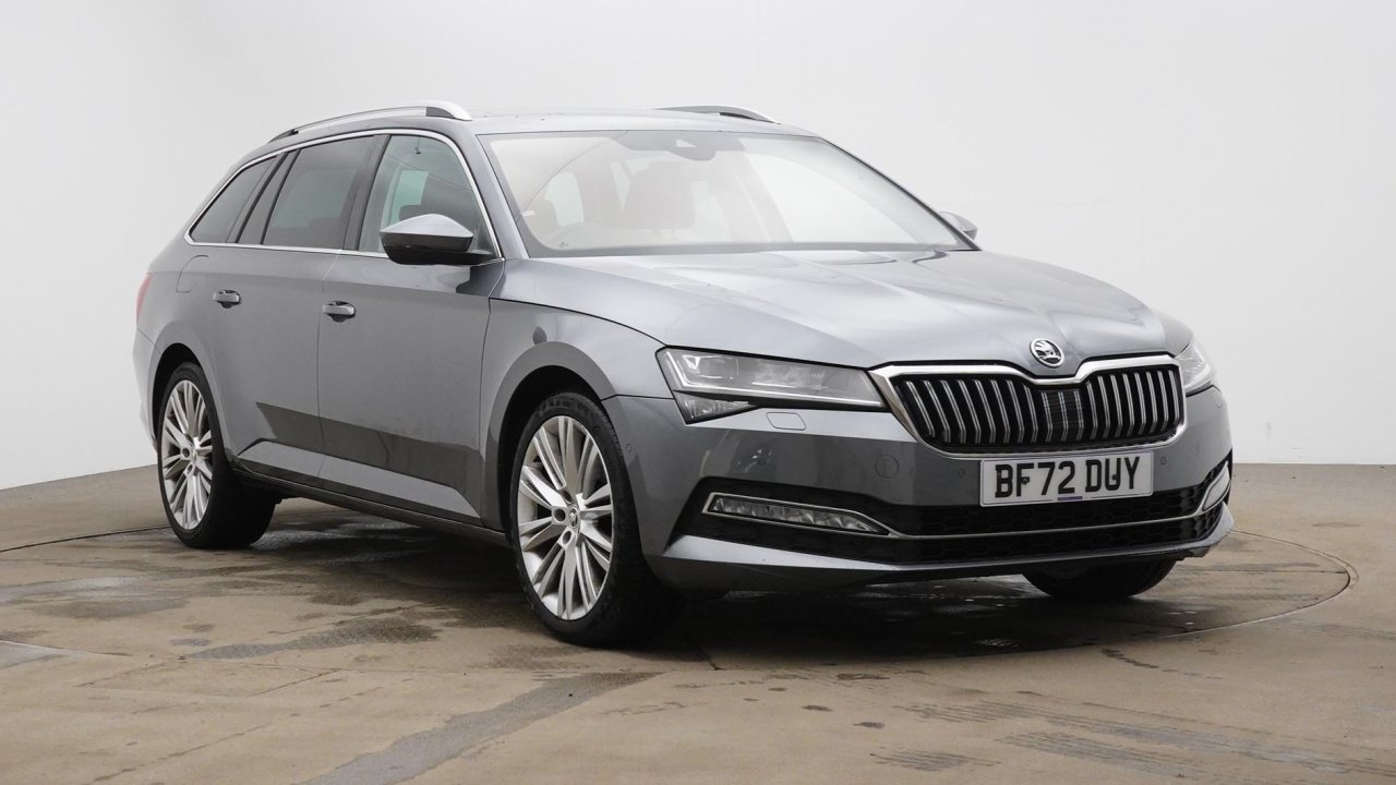 Main listing image - Skoda Superb Estate