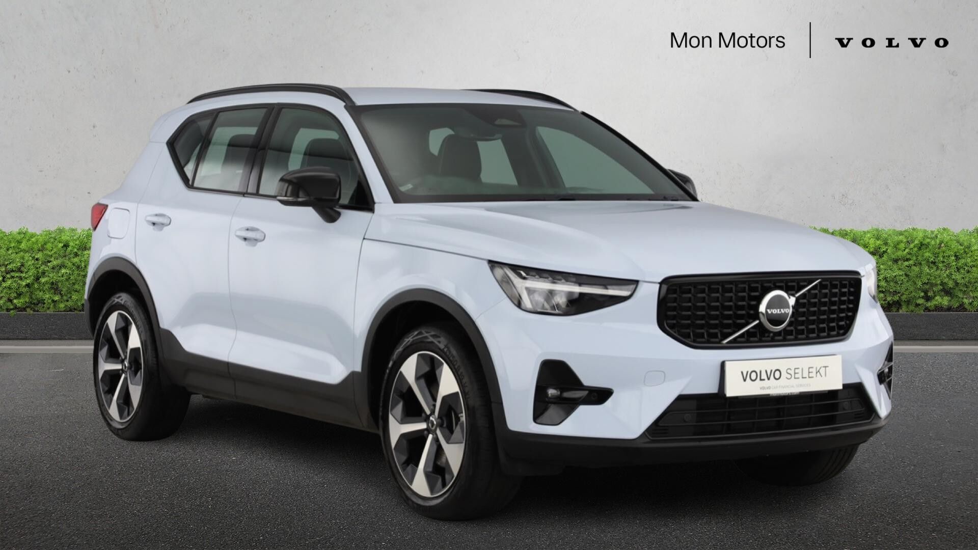 Main listing image - Volvo XC40