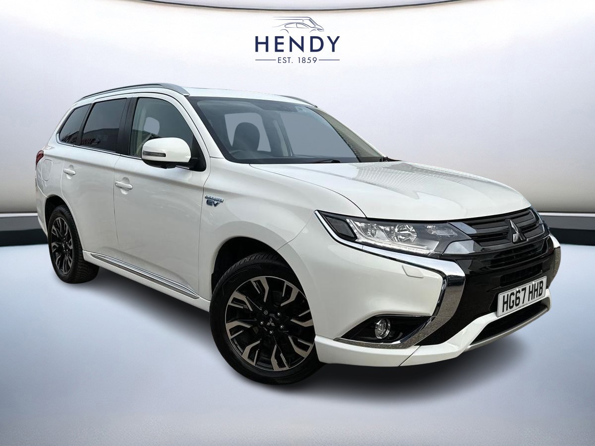 Main listing image - Mitsubishi Outlander