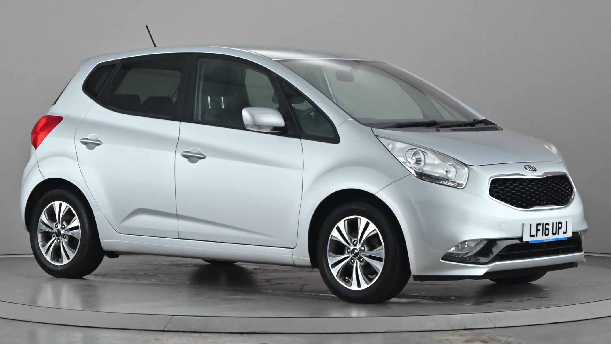 Main listing image - Kia Venga