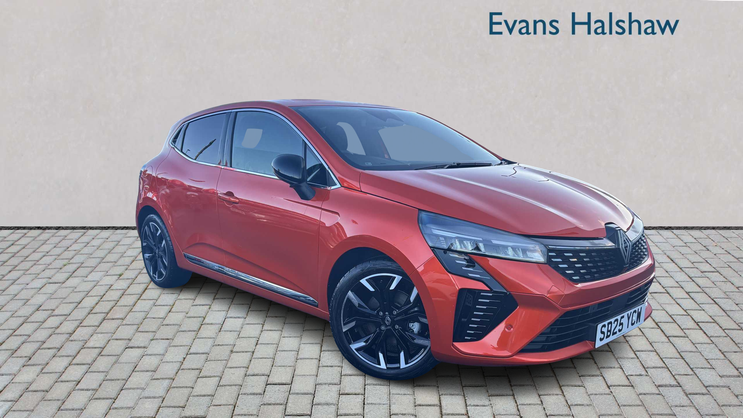 Main listing image - Renault Clio