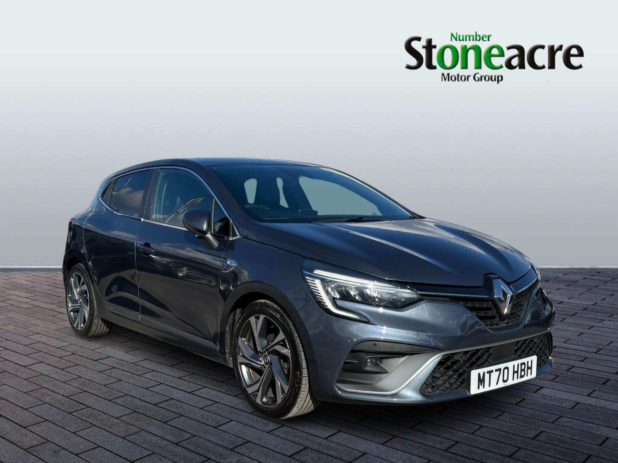 Main listing image - Renault Clio