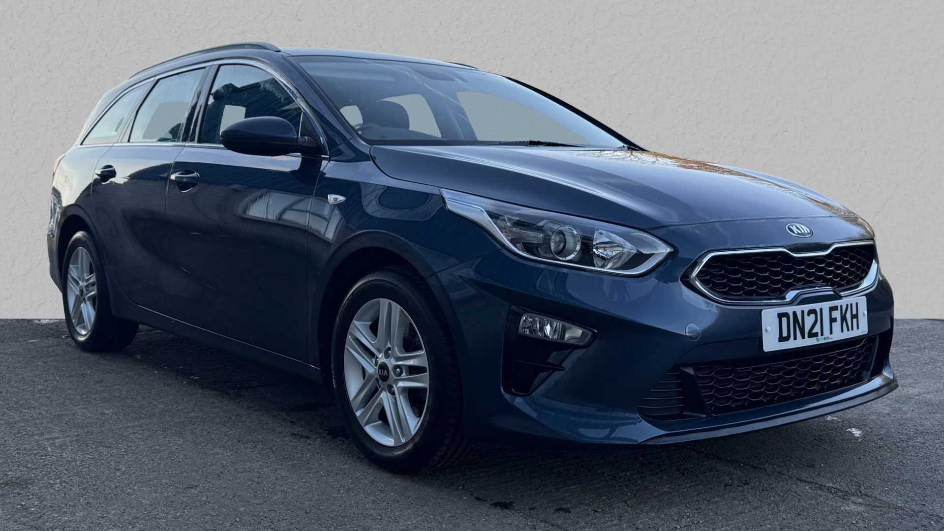 Main listing image - Kia Ceed SW