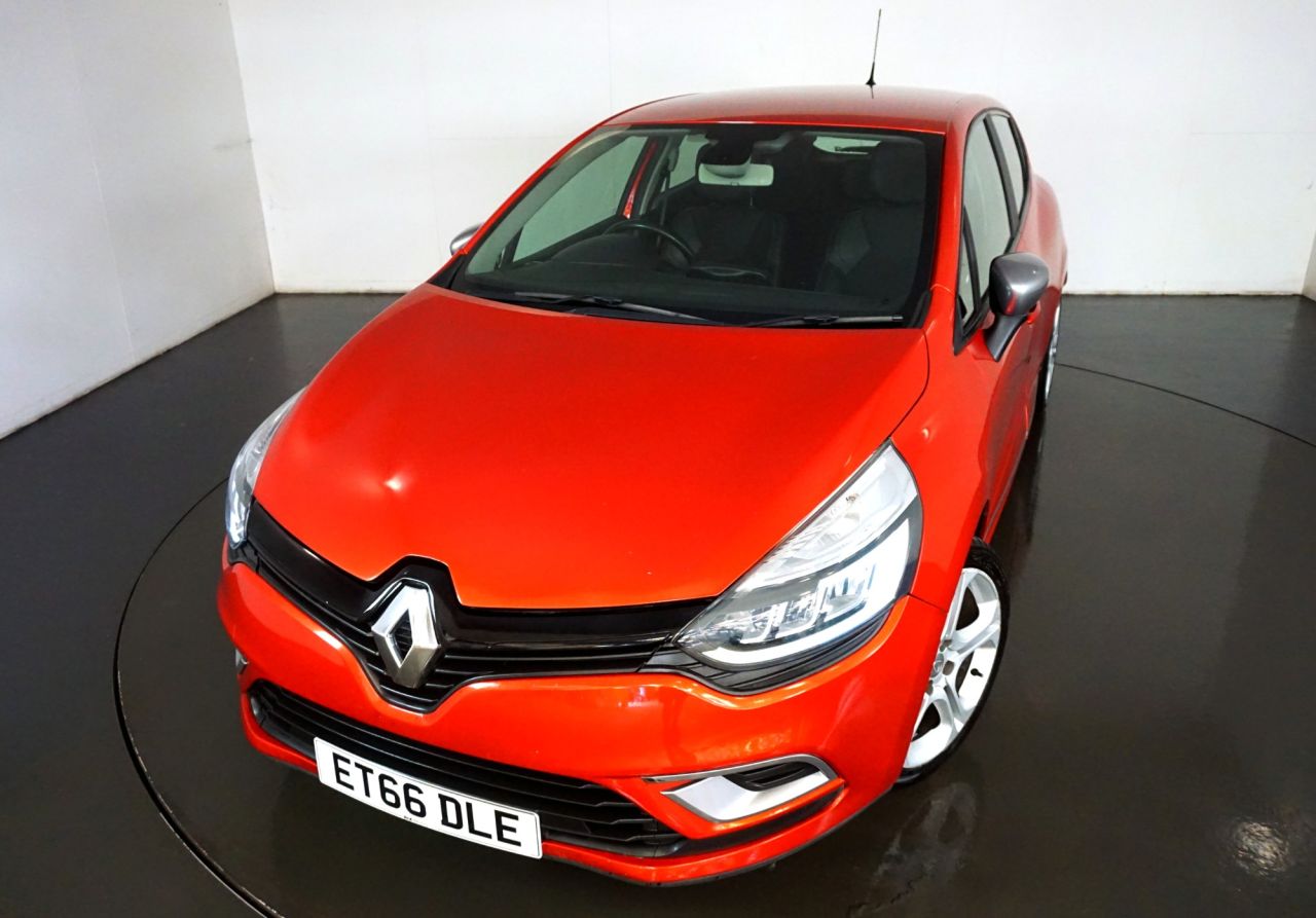 Main listing image - Renault Clio