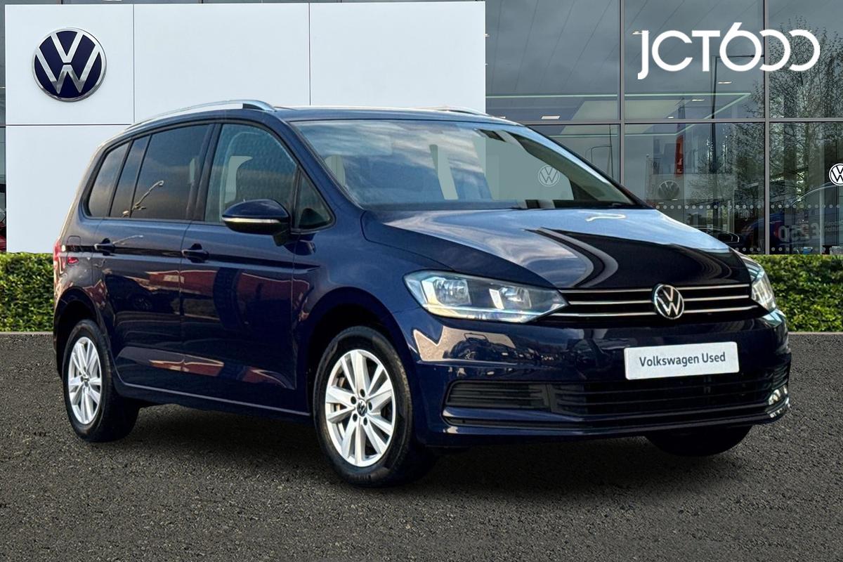 Main listing image - Volkswagen Touran