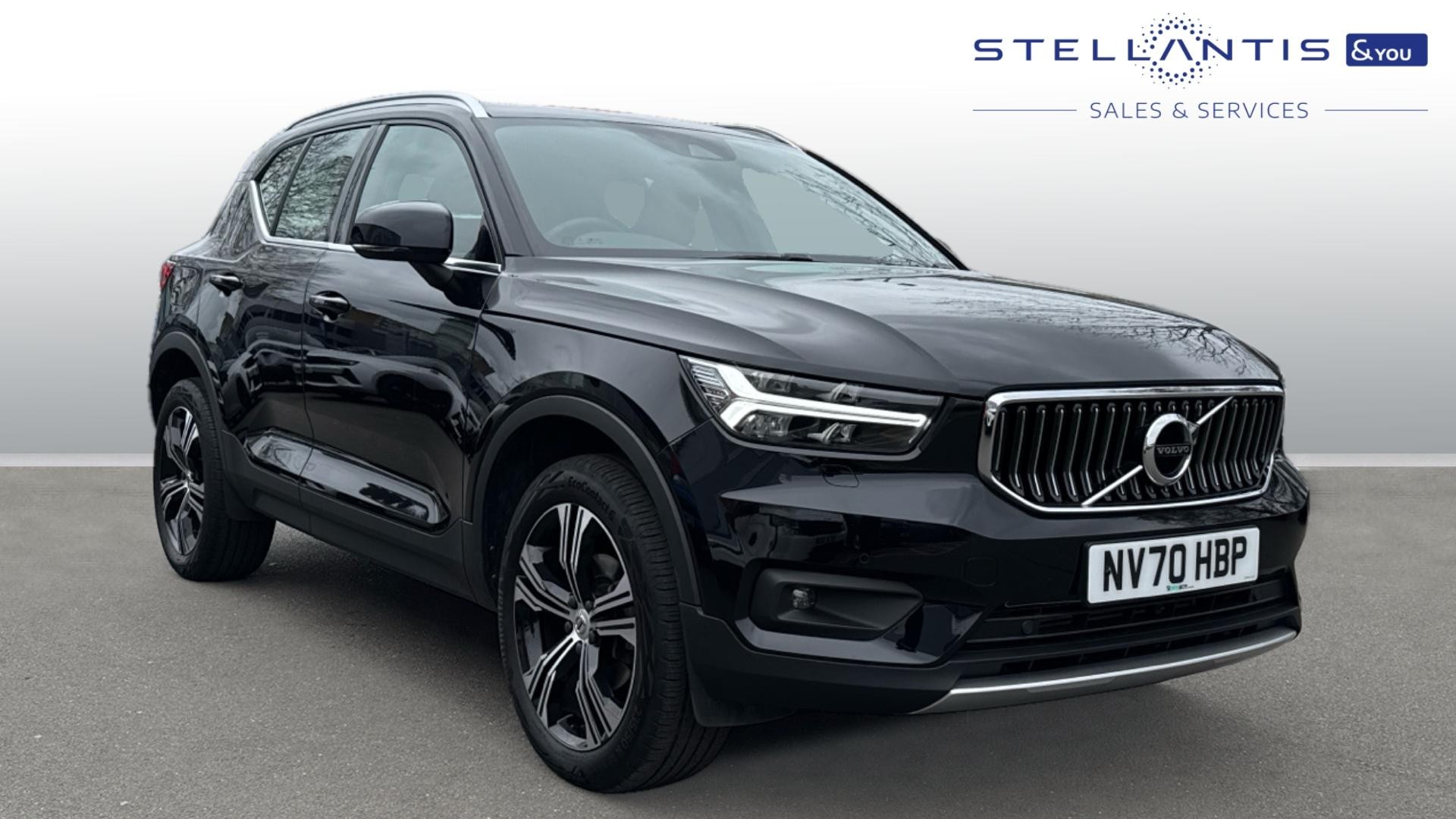 Main listing image - Volvo XC40