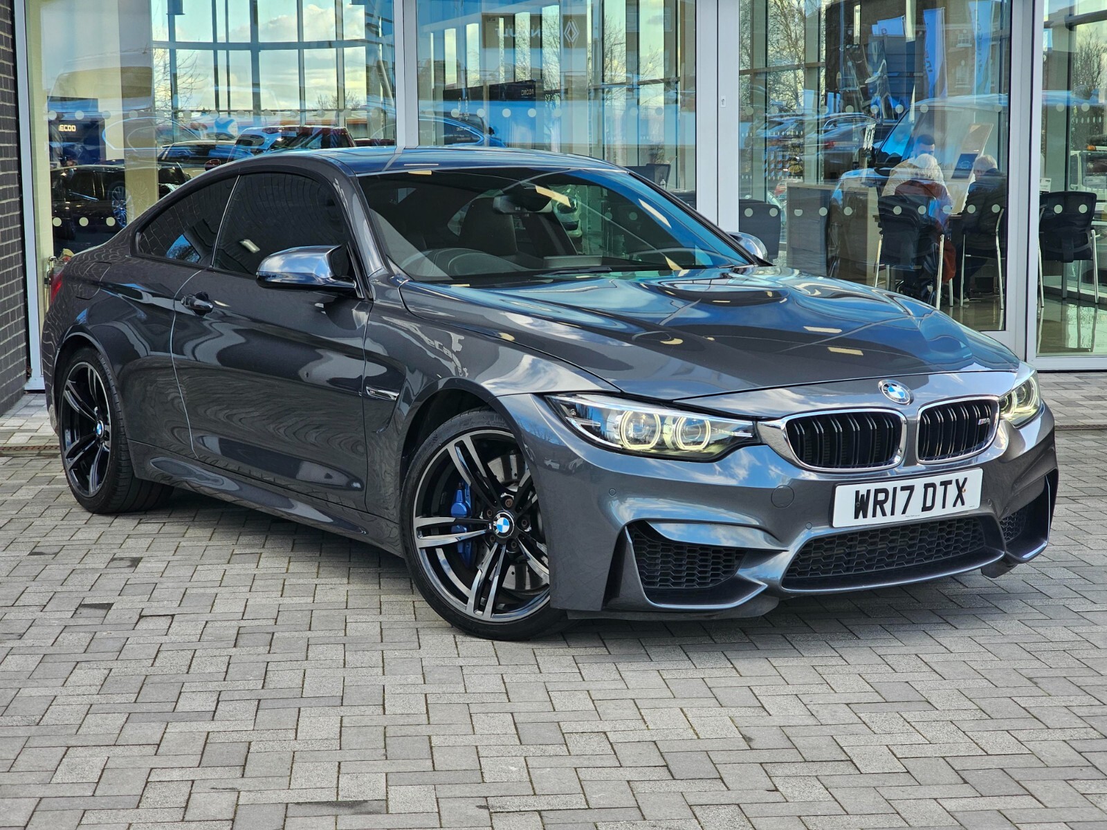 Main listing image - BMW M4