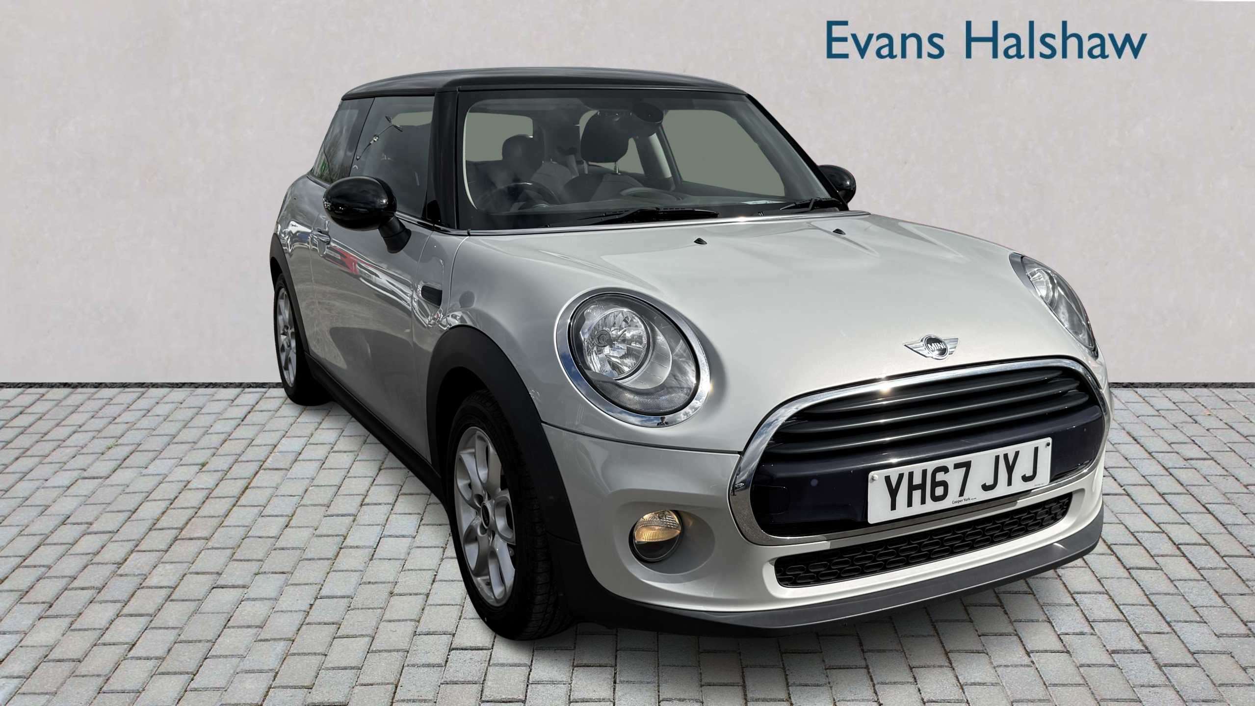 Main listing image - MINI Hatchback