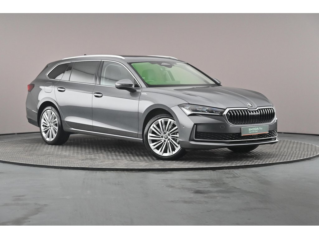 Main listing image - Skoda Superb Estate