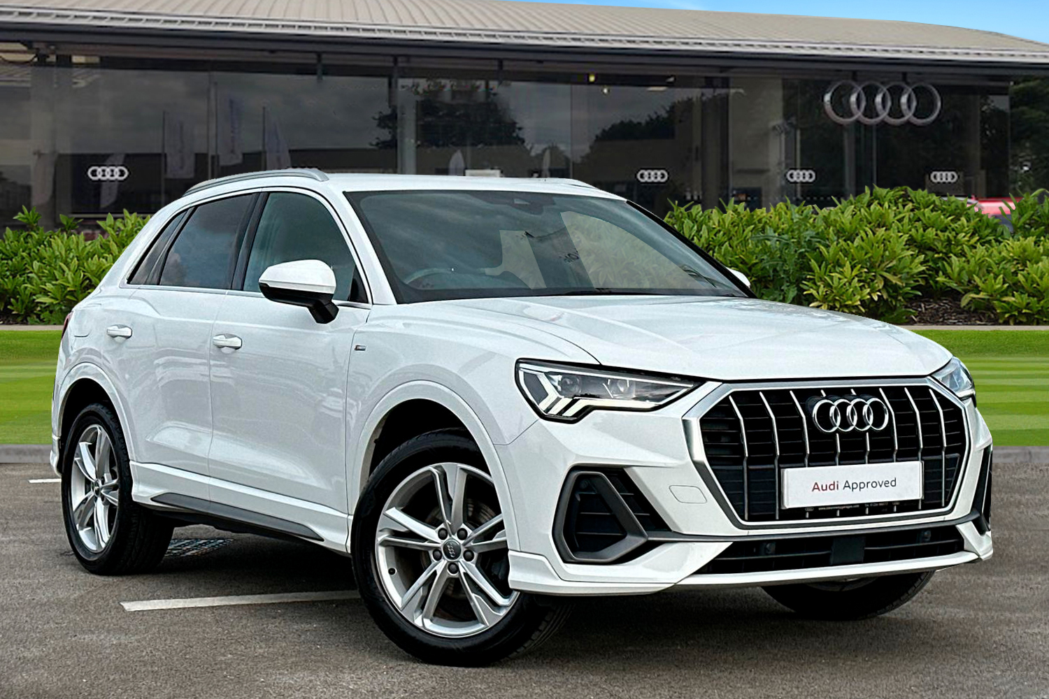 Main listing image - Audi Q3