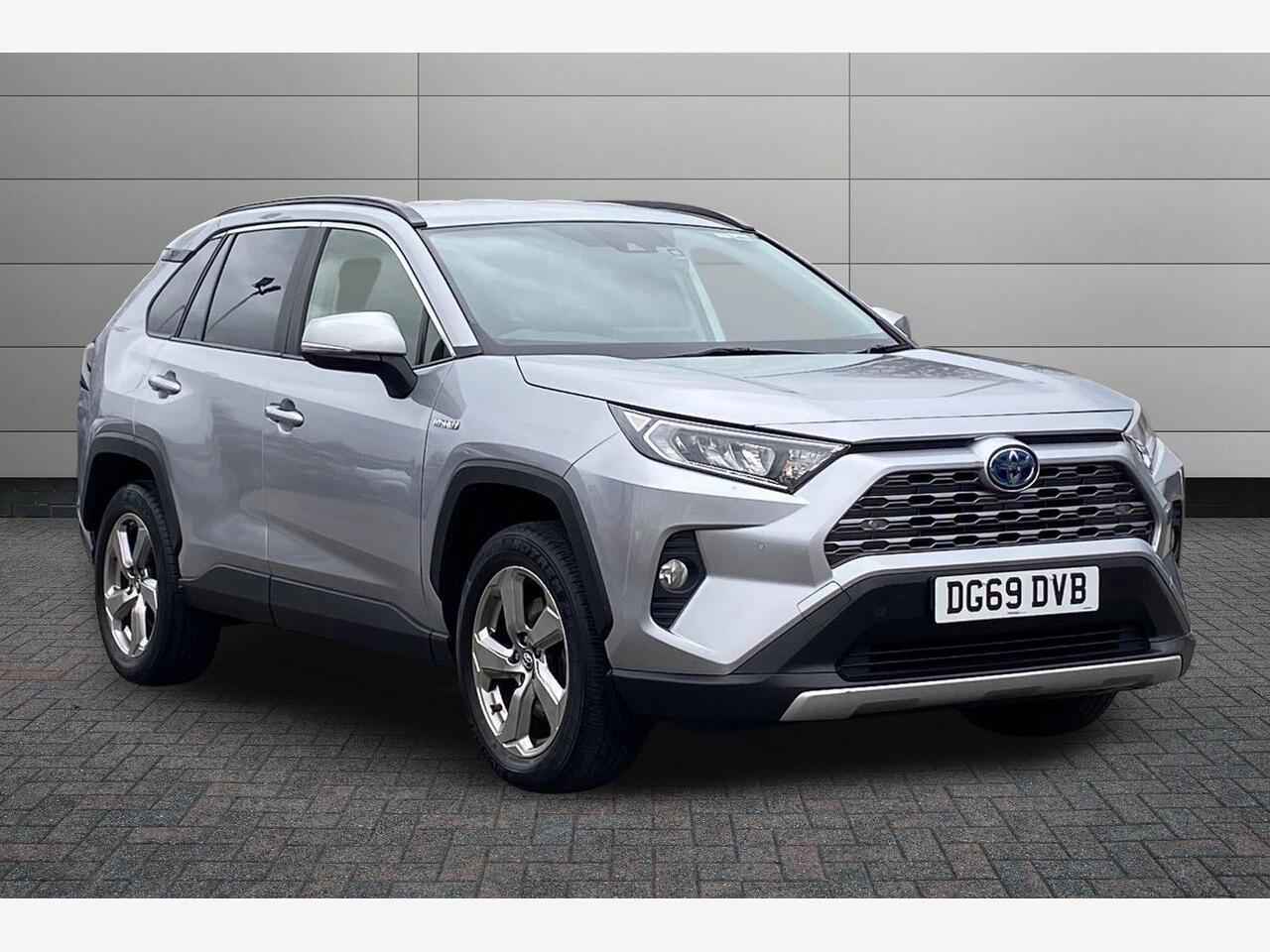 Main listing image - Toyota RAV4