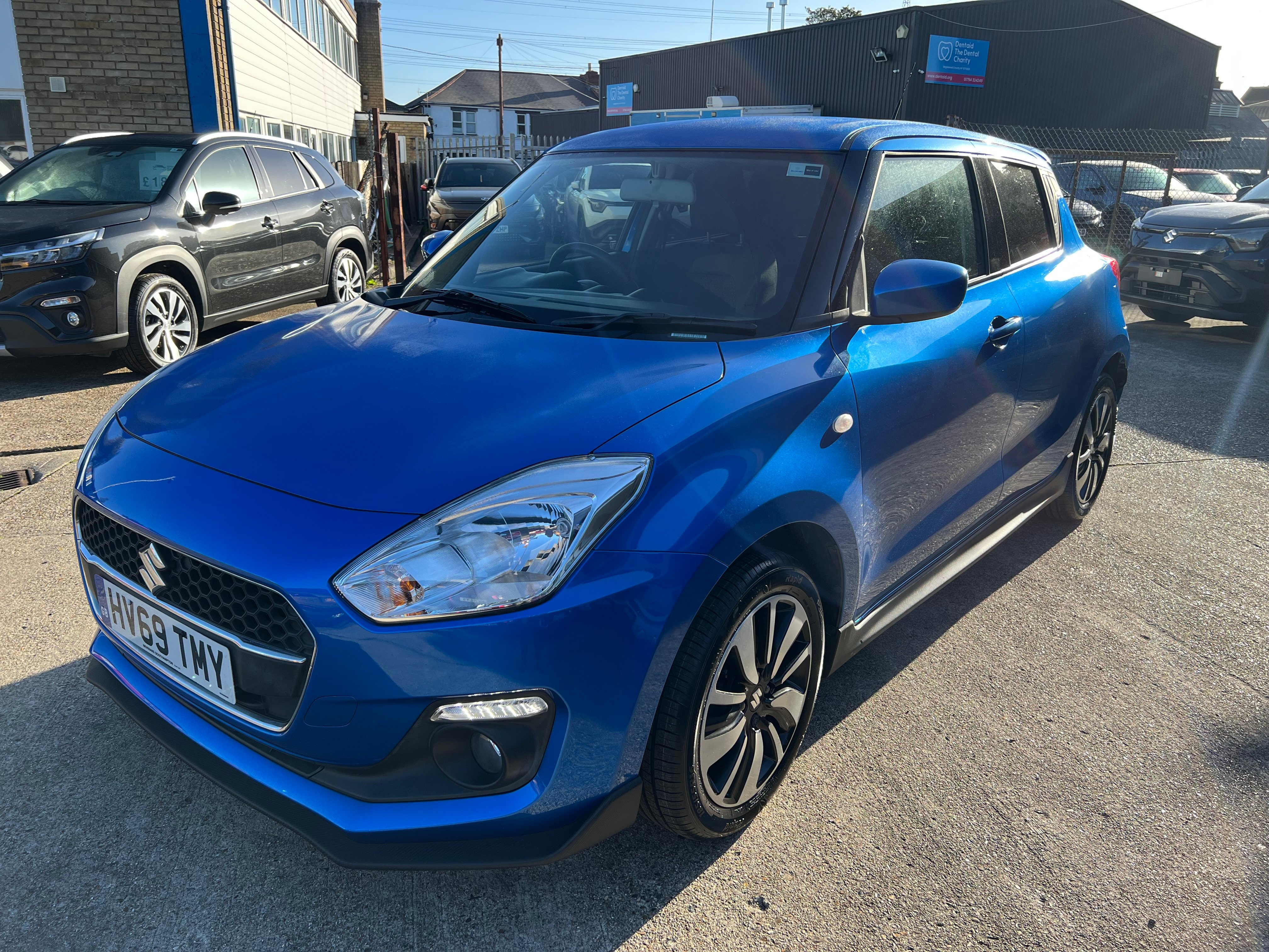 Main listing image - Suzuki Swift