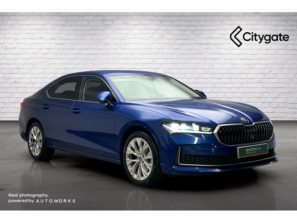 Main listing image - Skoda Superb