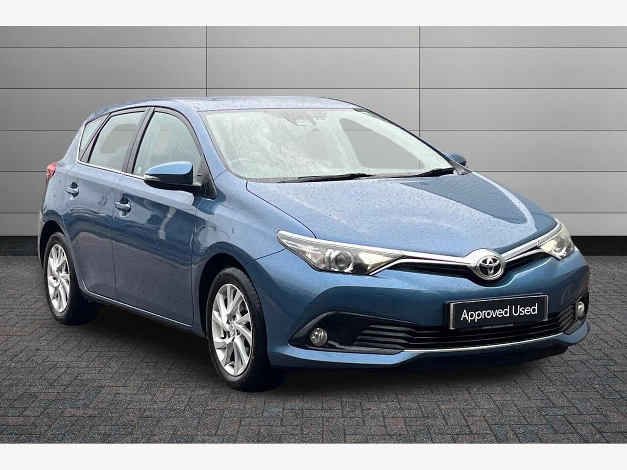 Main listing image - Toyota Auris