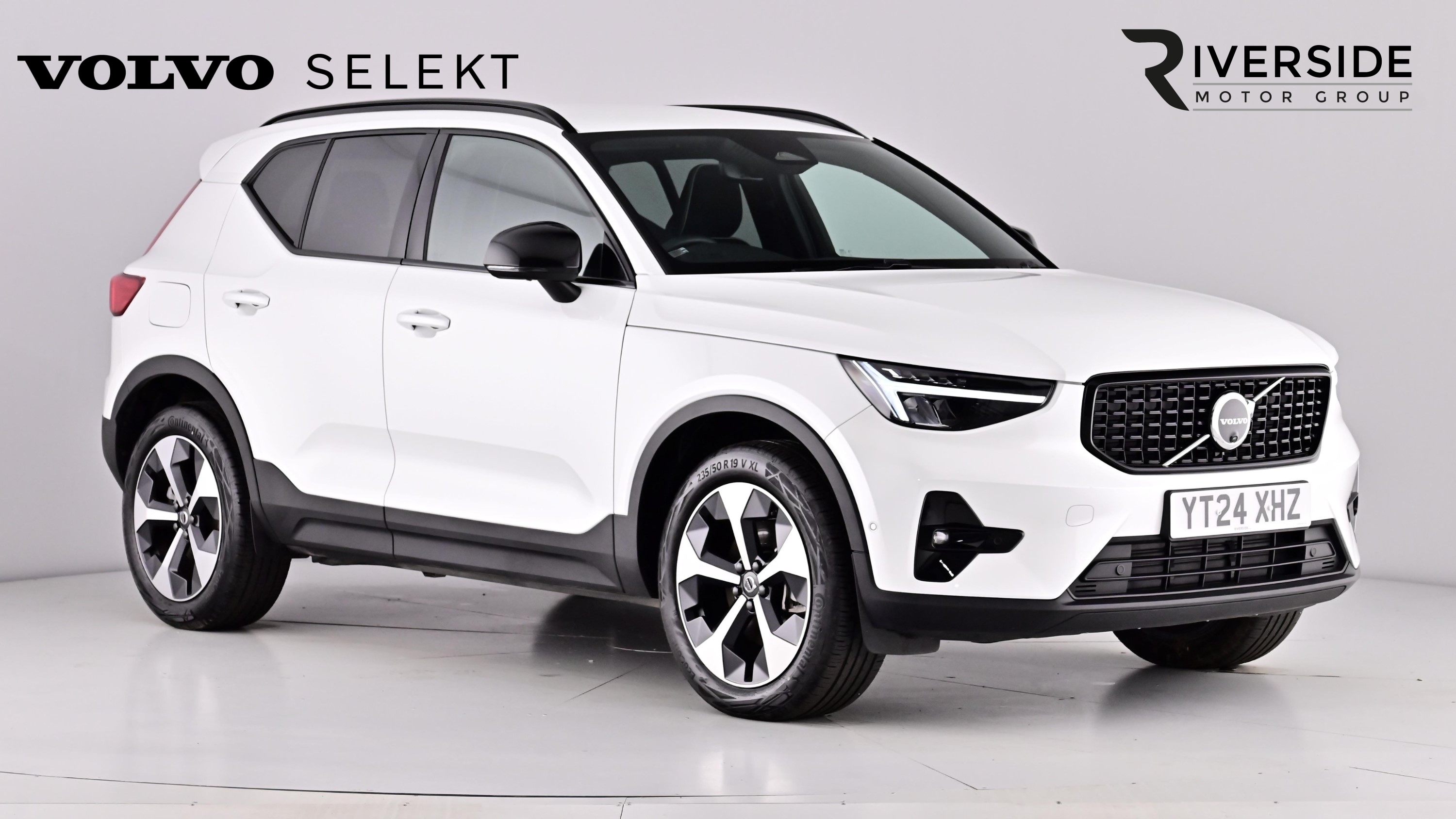 Main listing image - Volvo XC40