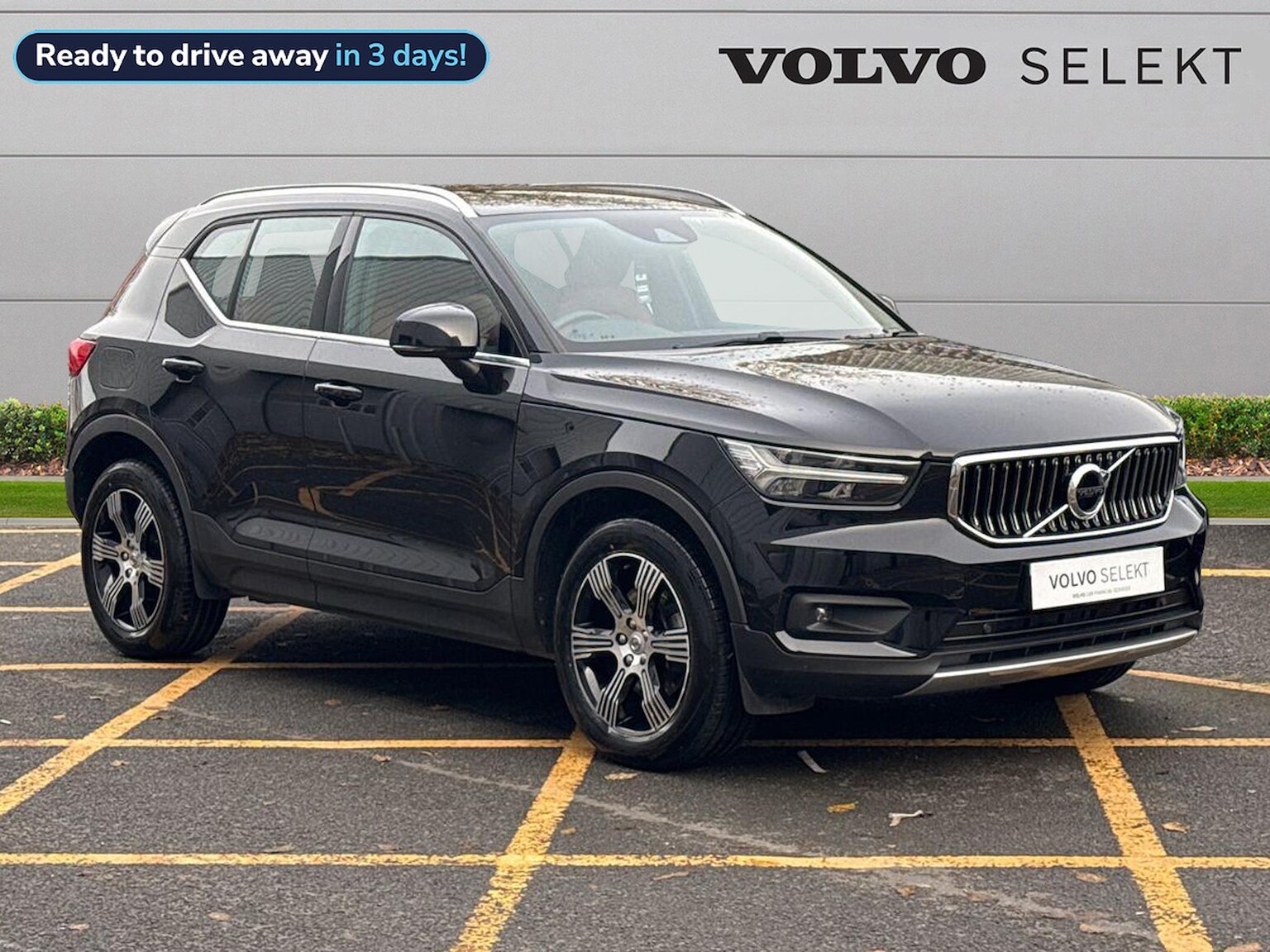 Main listing image - Volvo XC40