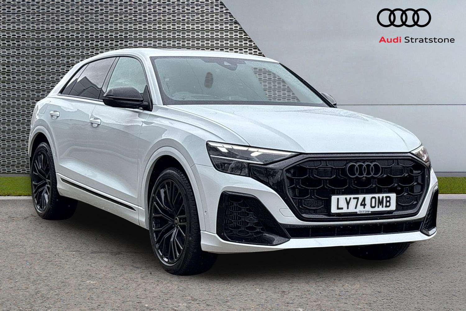 Main listing image - Audi Q8