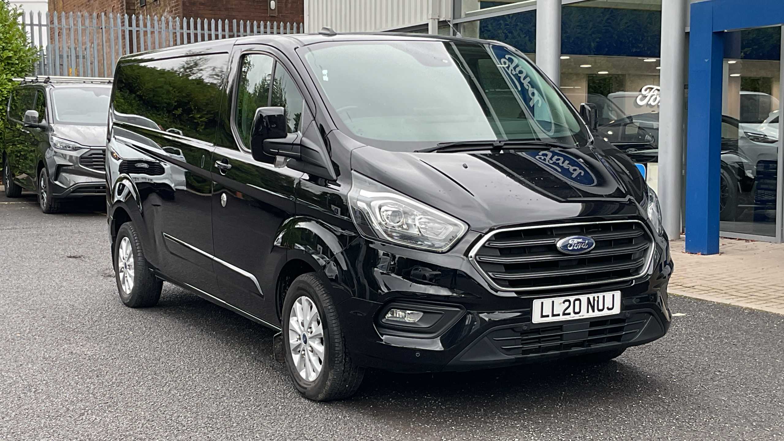 Main listing image - Ford Transit Custom