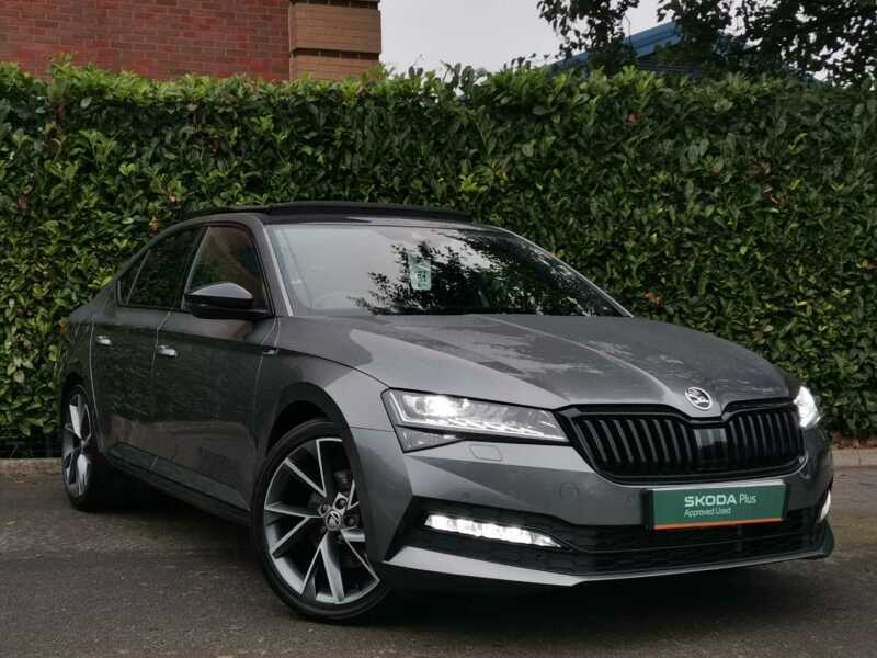 Main listing image - Skoda Superb