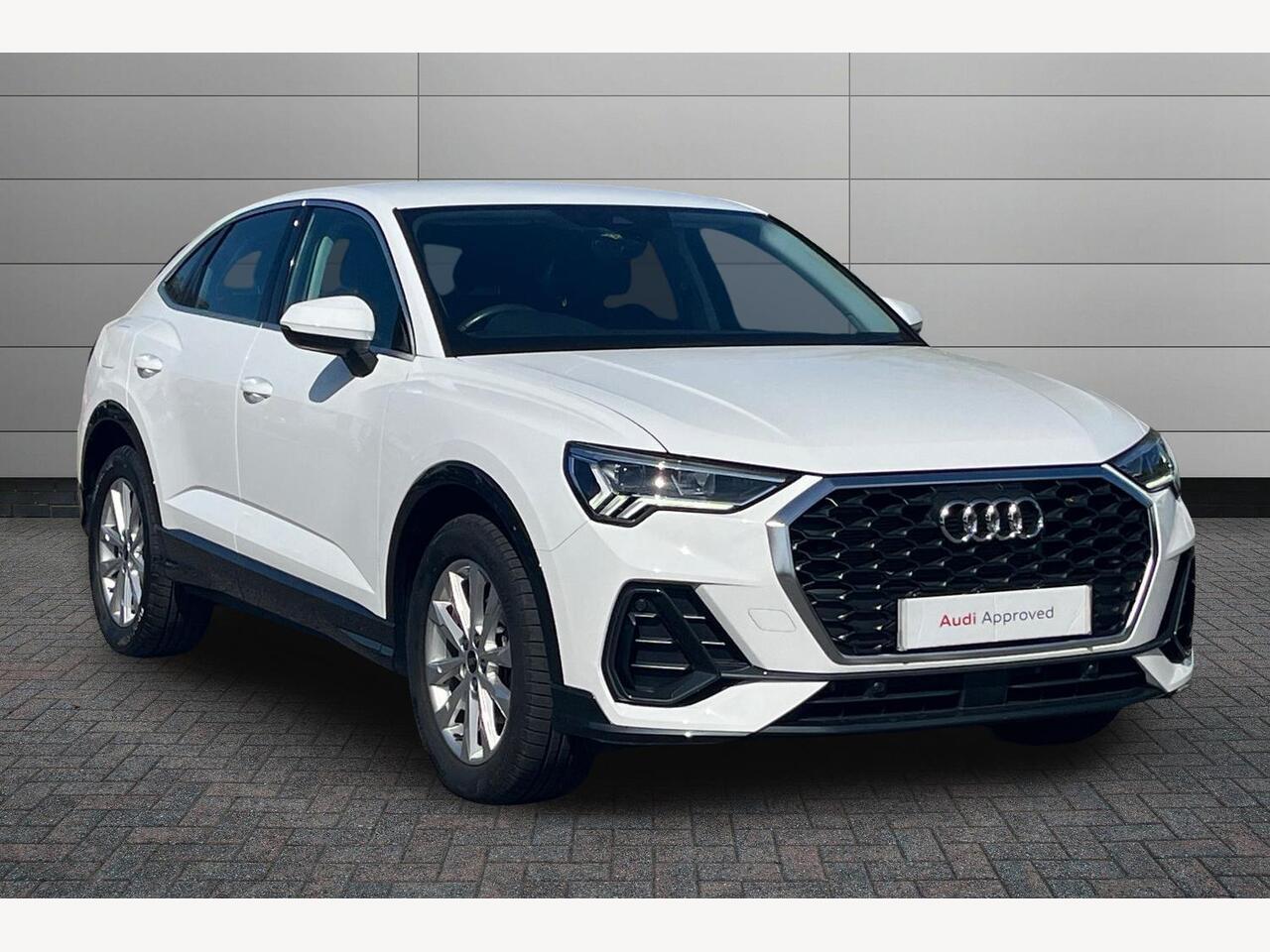 Main listing image - Audi Q3