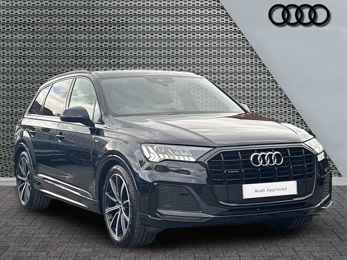 Main listing image - Audi Q7