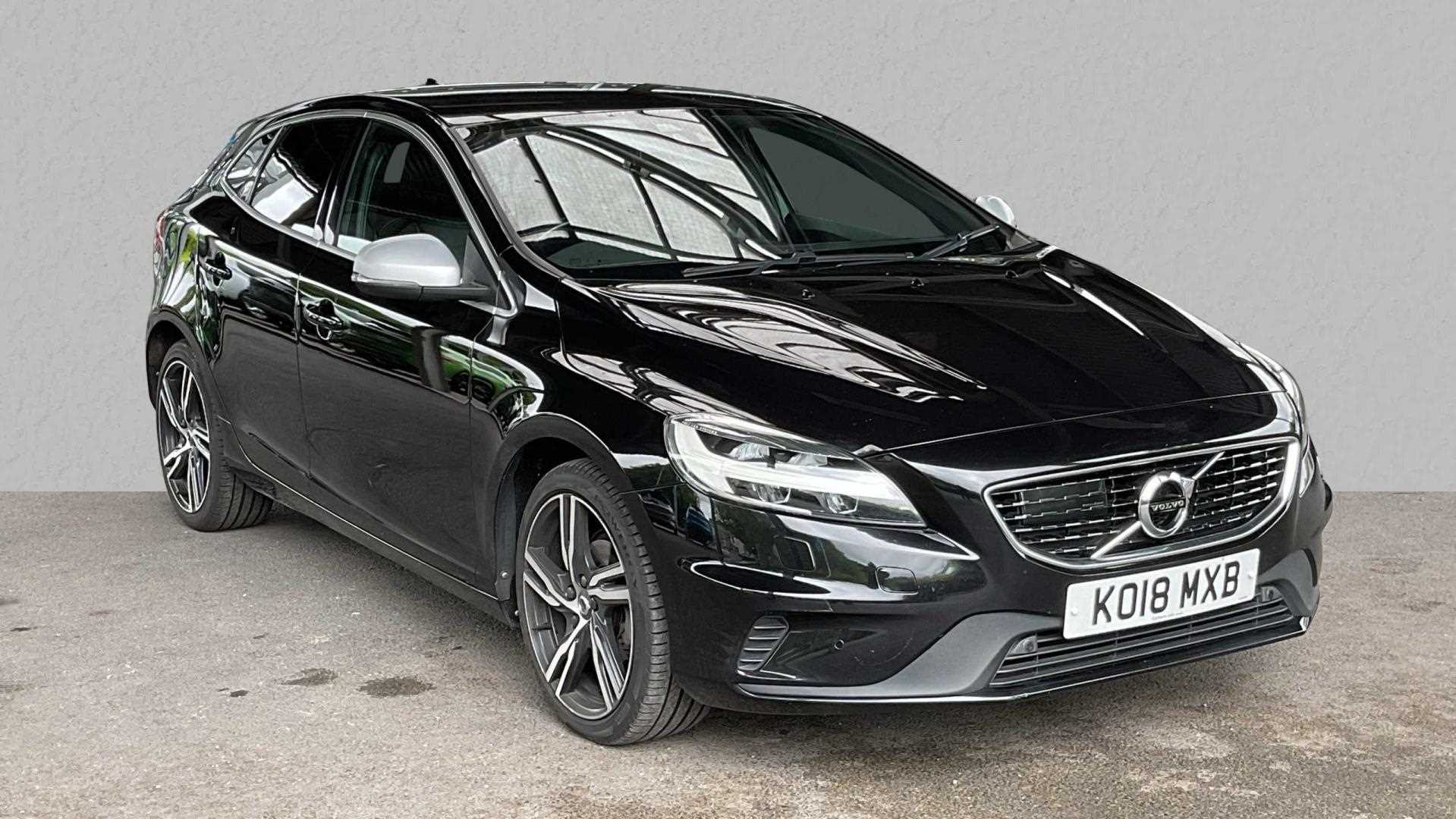 Main listing image - Volvo V40