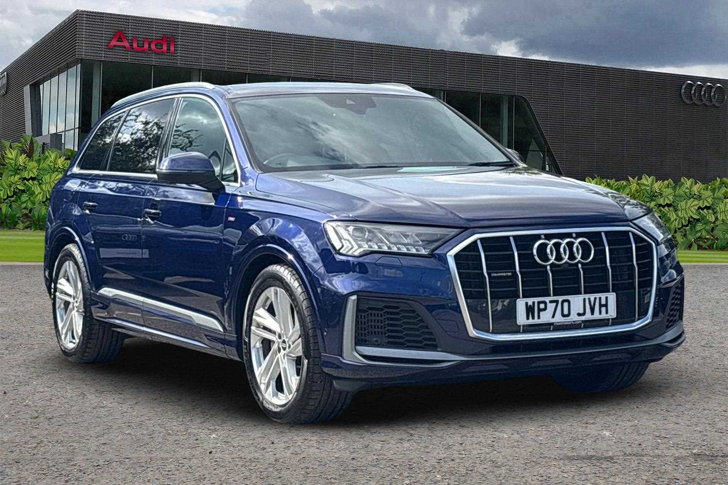 Main listing image - Audi Q7