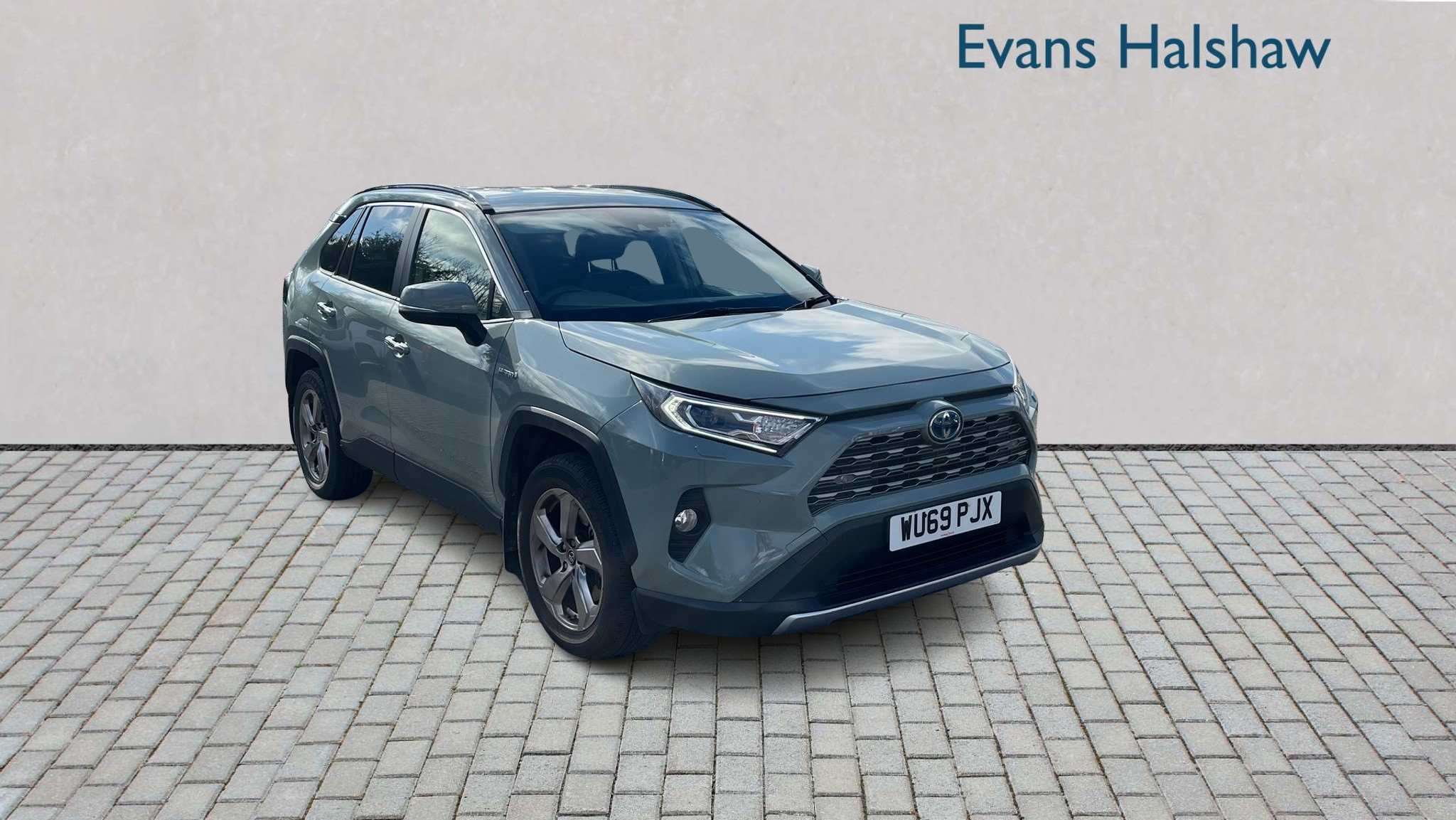 Main listing image - Toyota RAV4