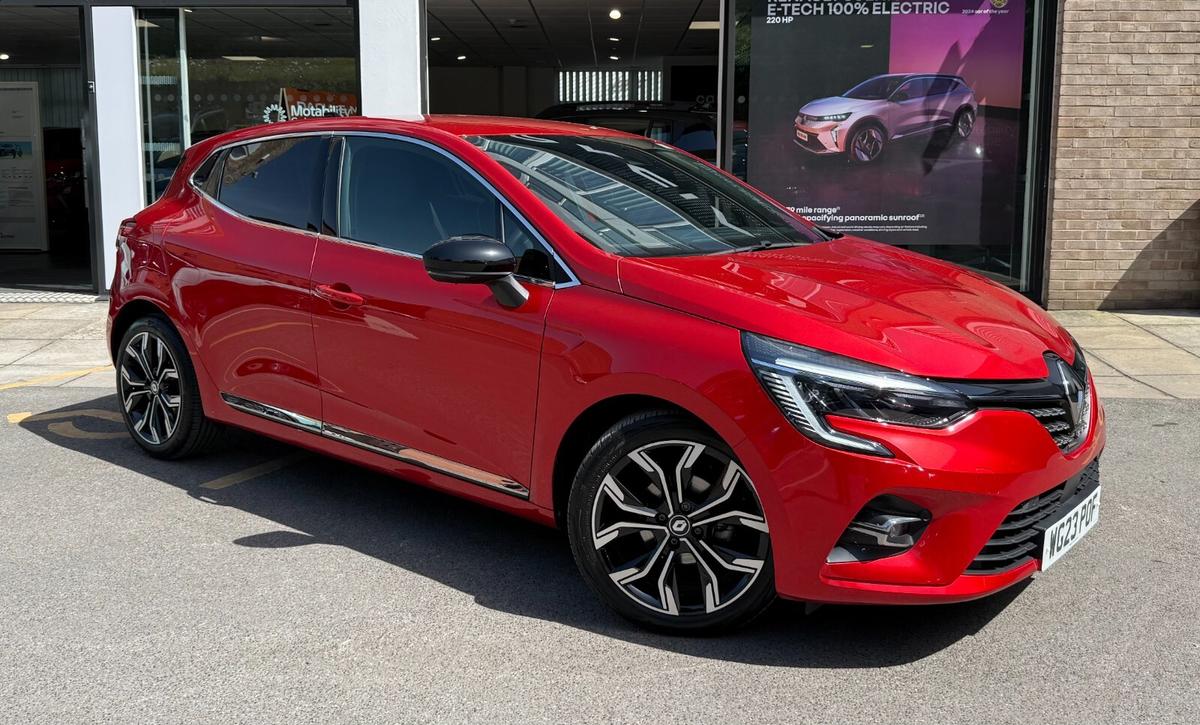 Main listing image - Renault Clio