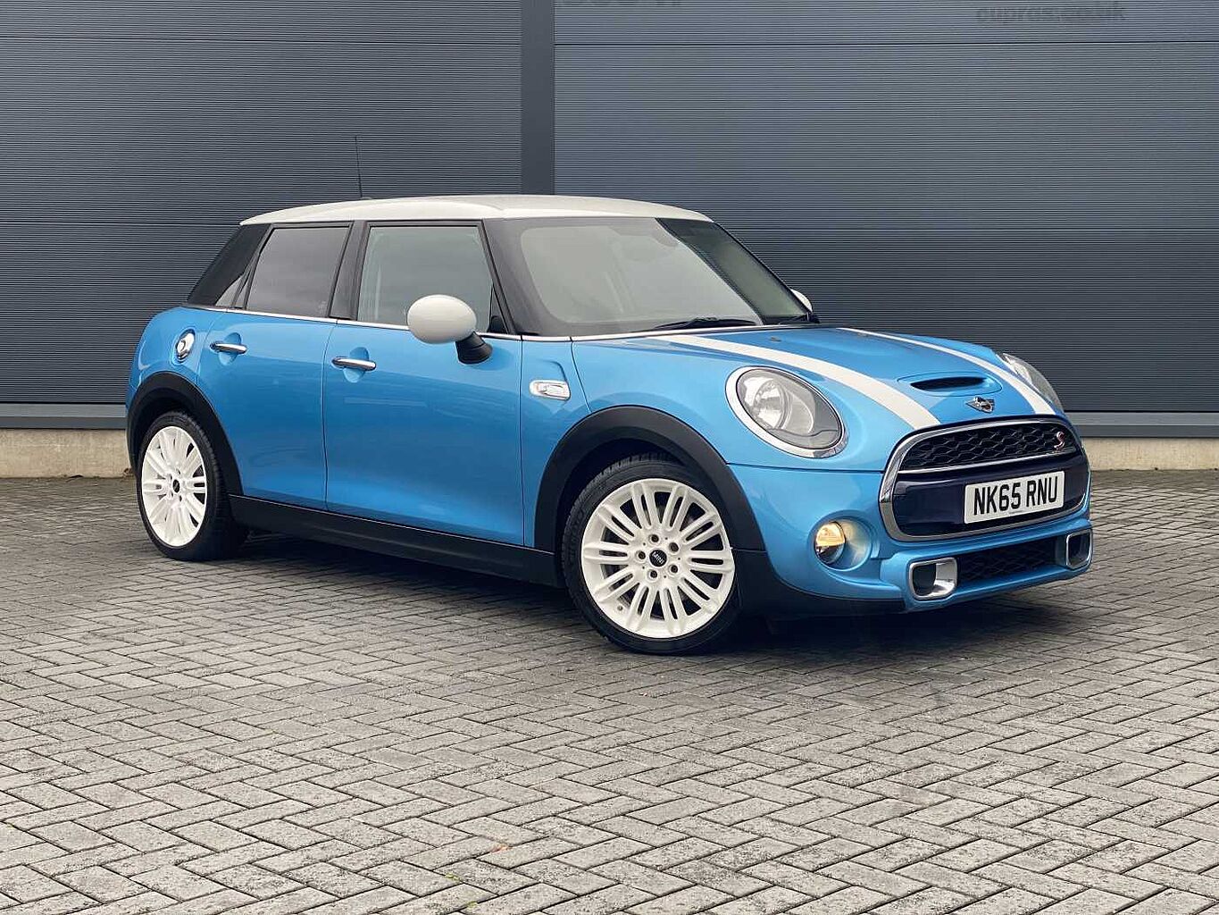 Main listing image - MINI Hatchback 5dr