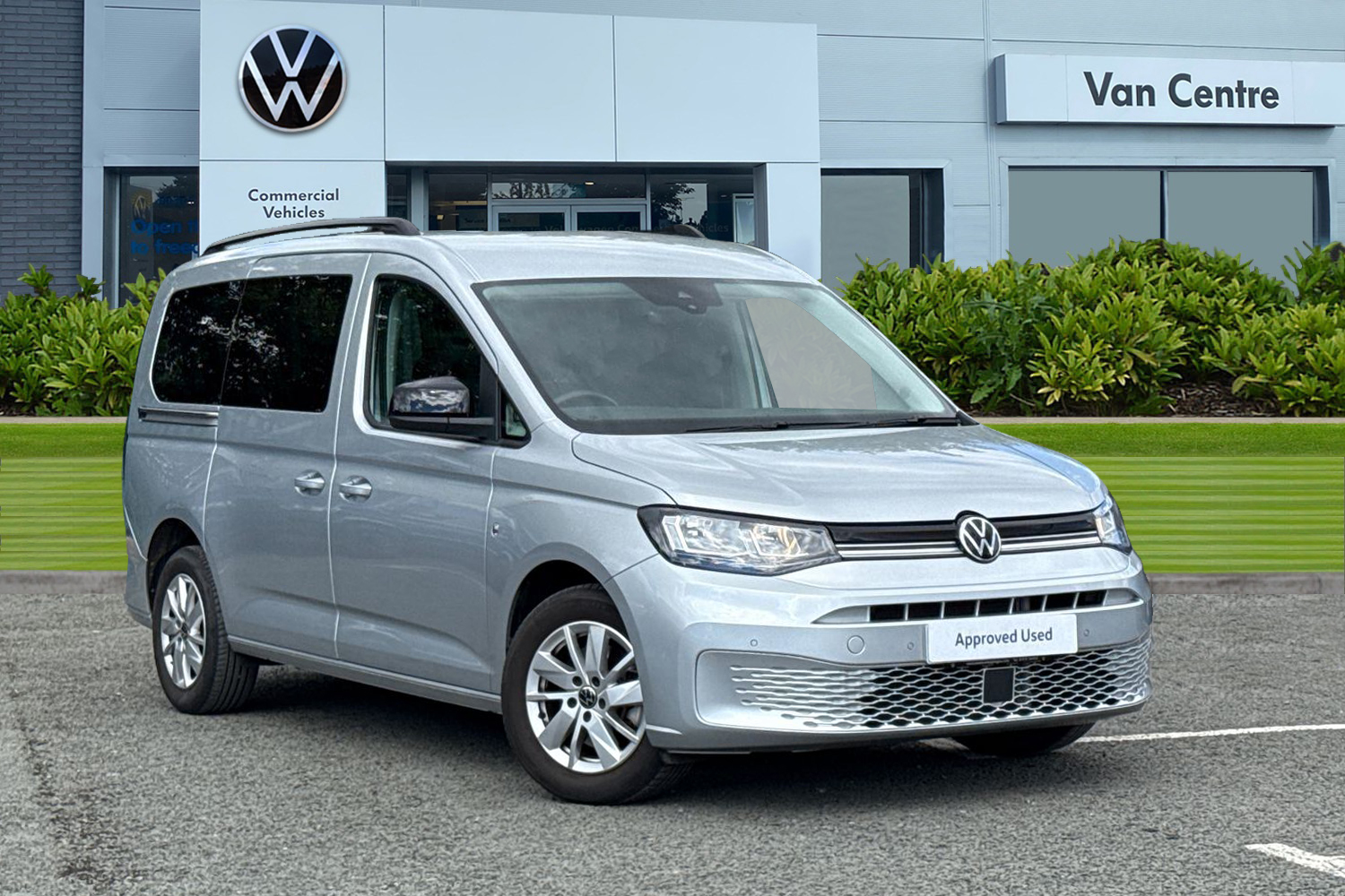 Main listing image - Volkswagen Caddy Maxi Life