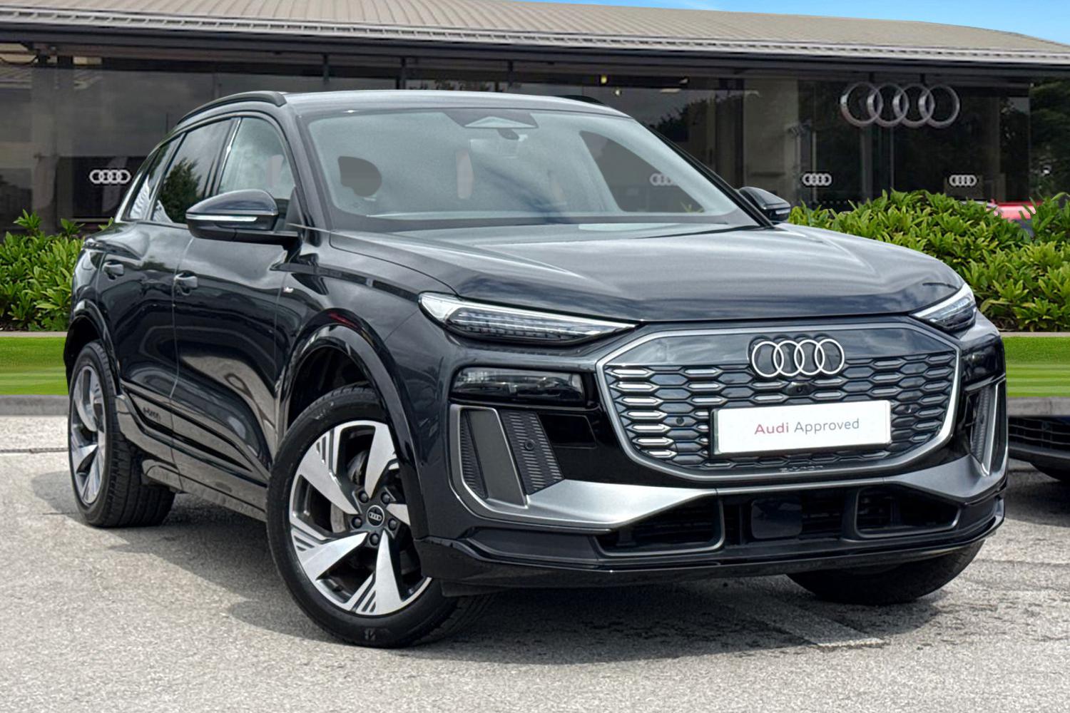 Main listing image - Audi Q6