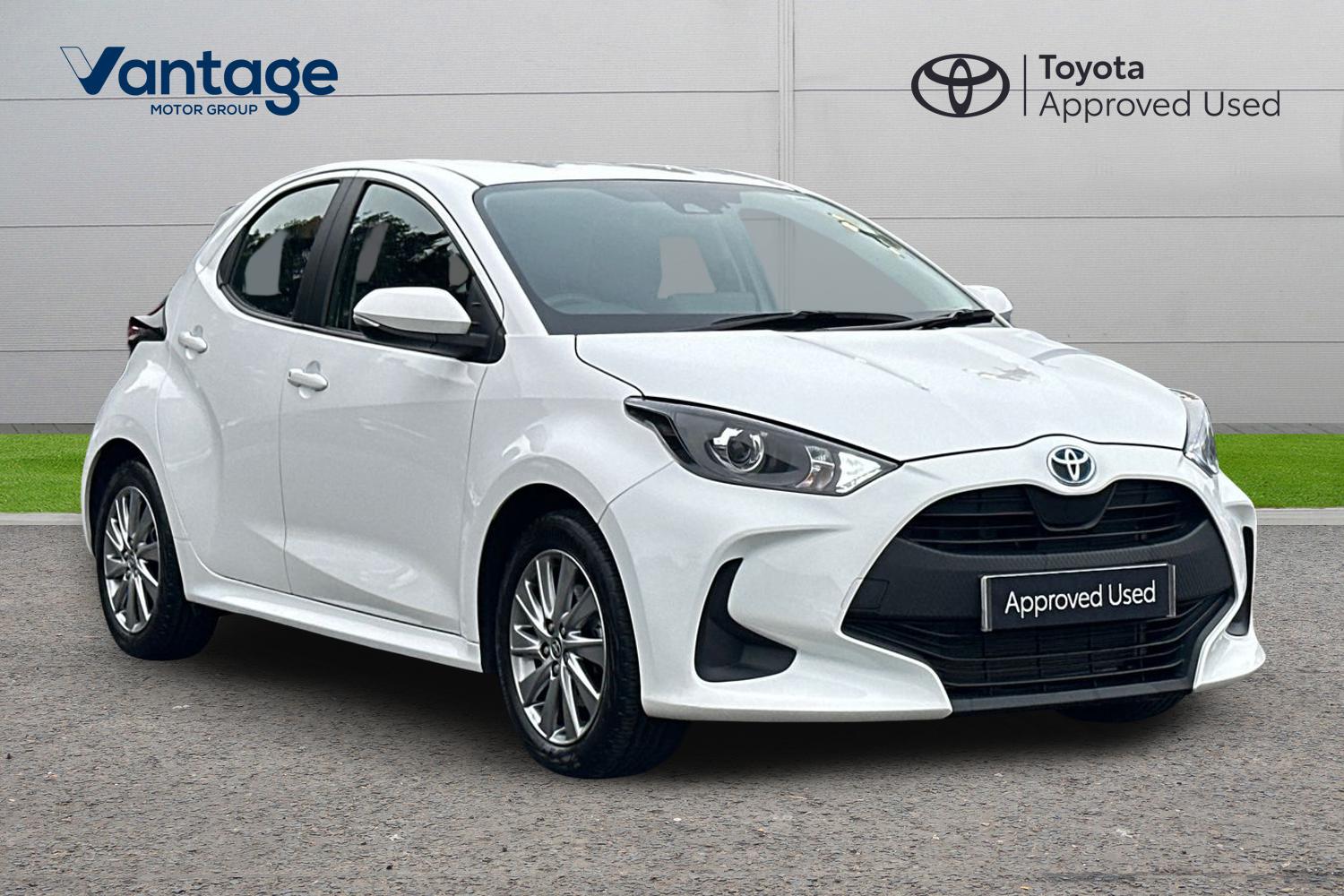 Main listing image - Toyota Yaris