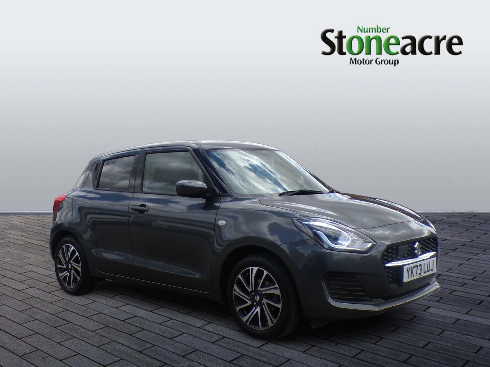 Main listing image - Suzuki Swift