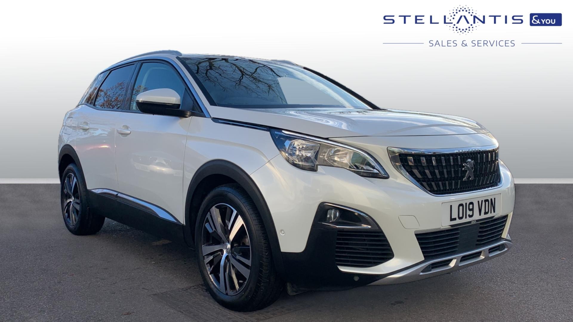 Main listing image - Peugeot 3008