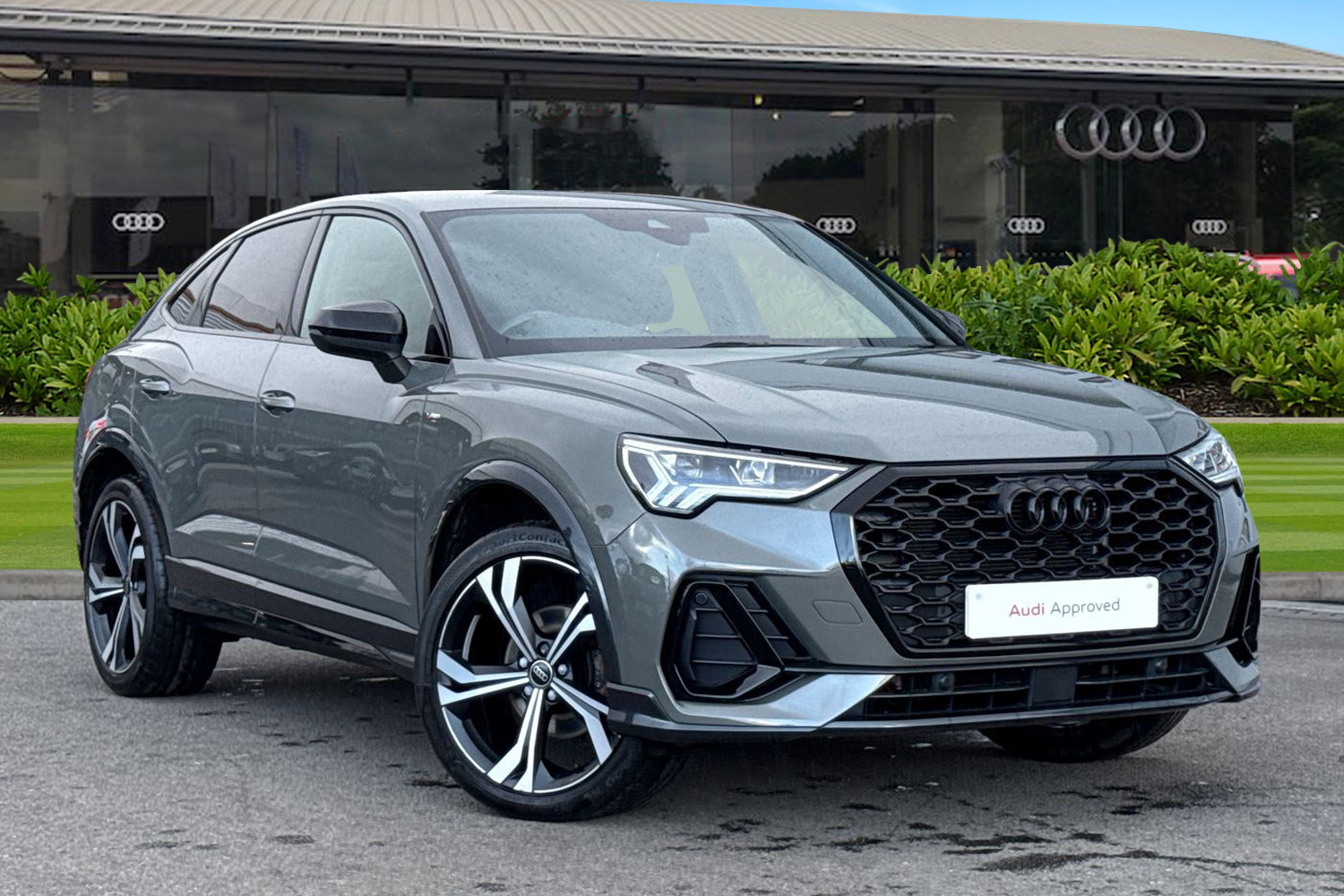 Main listing image - Audi Q3