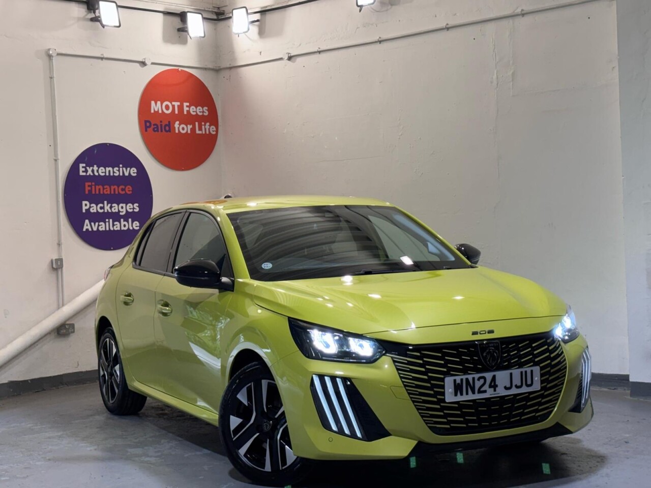 Main listing image - Peugeot 208