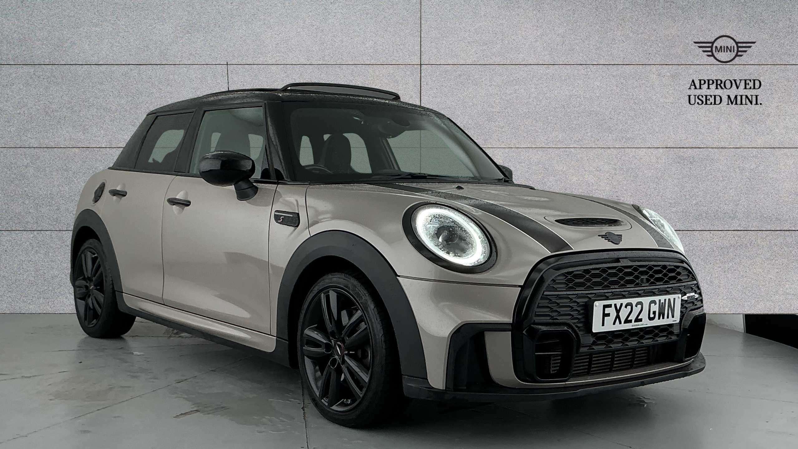 Main listing image - MINI Hatchback 5dr