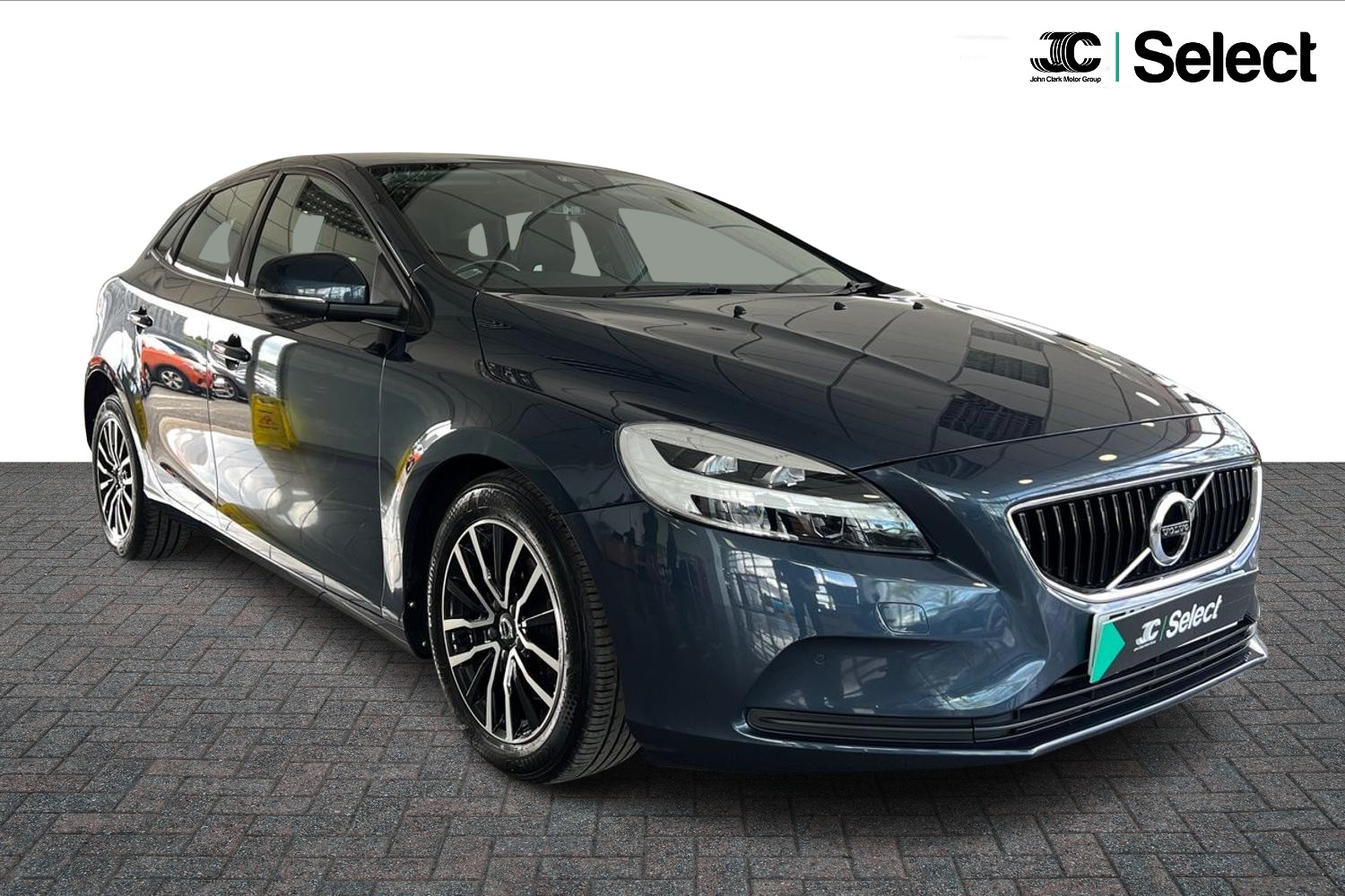 Main listing image - Volvo V40