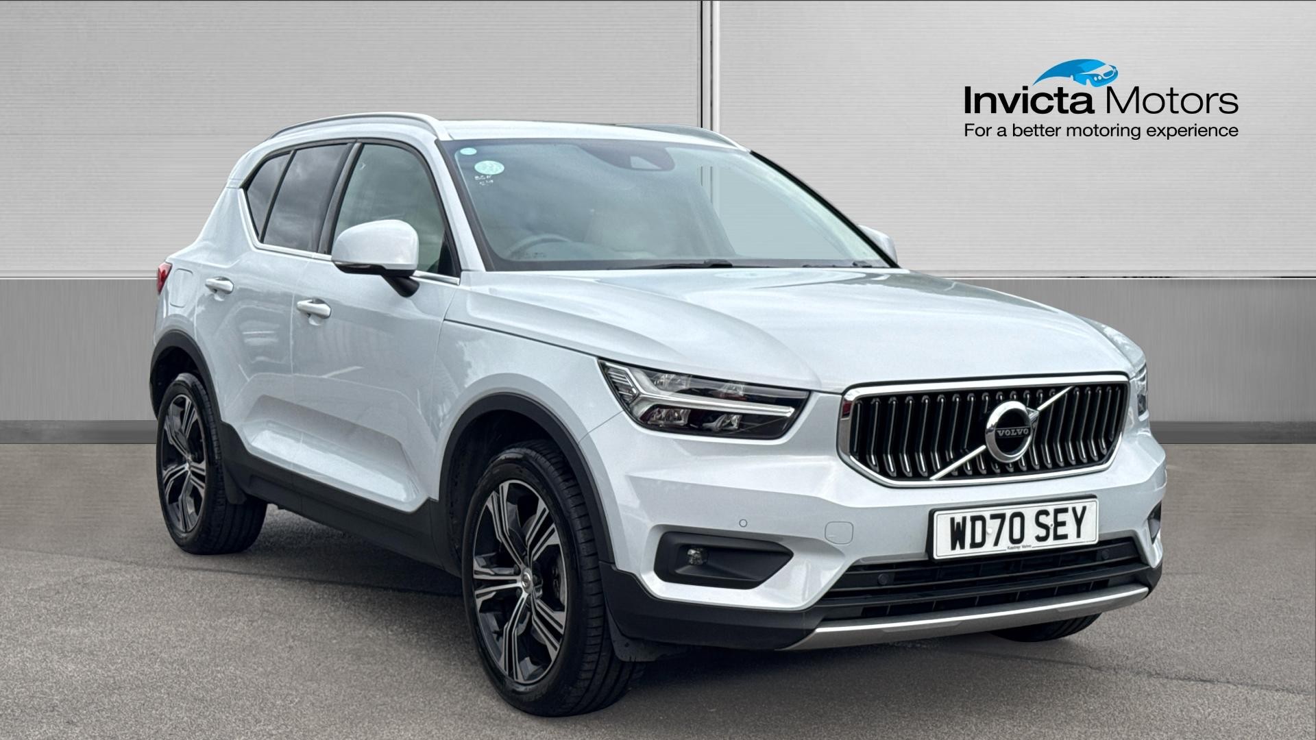 Main listing image - Volvo XC40