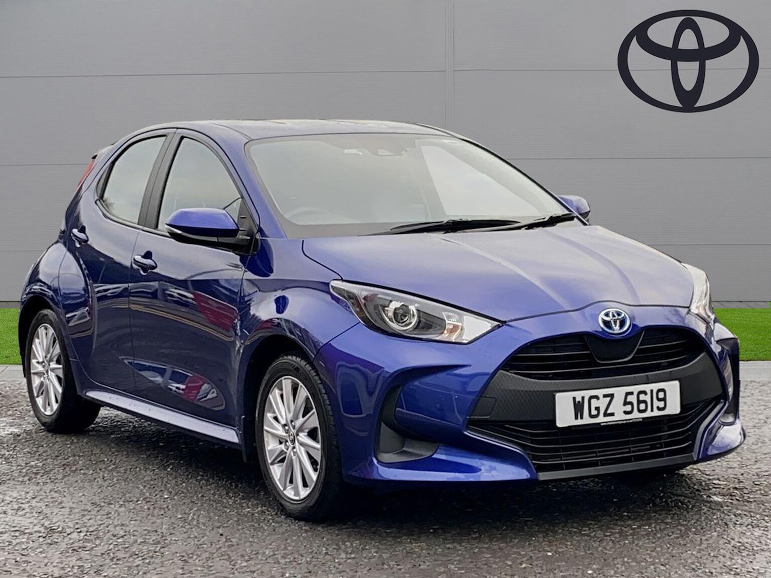 Main listing image - Toyota Yaris