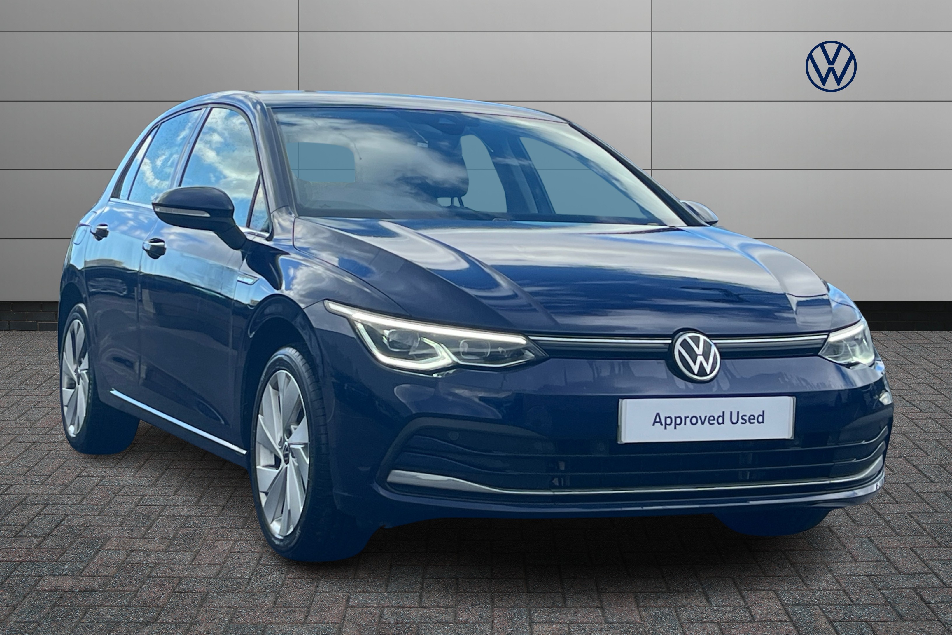 Main listing image - Volkswagen Golf