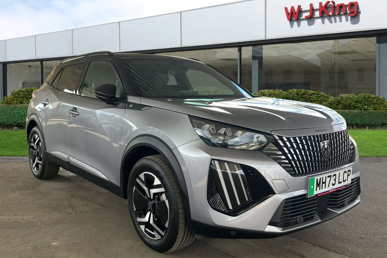 Main listing image - Peugeot e-2008