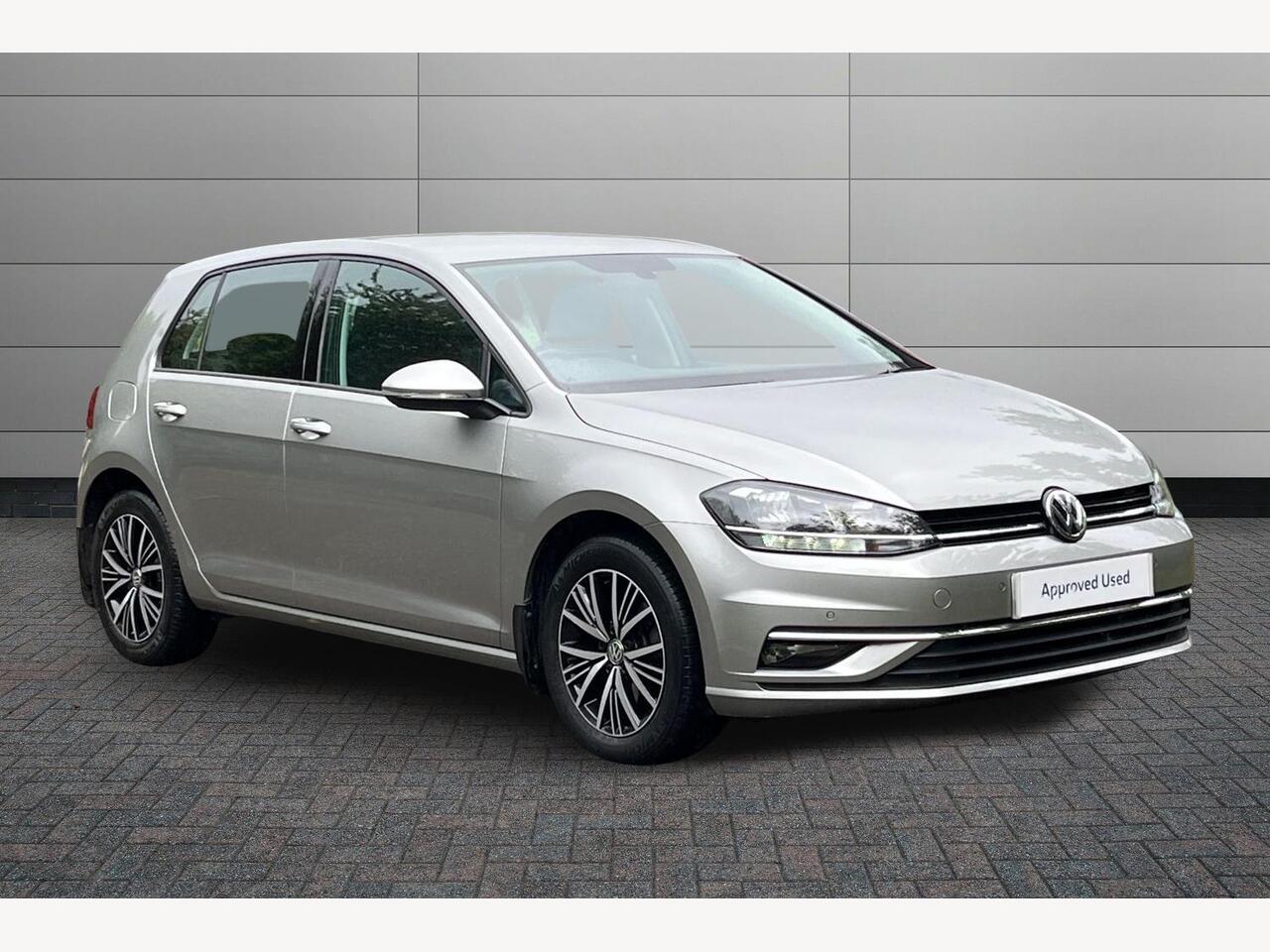 Main listing image - Volkswagen Golf
