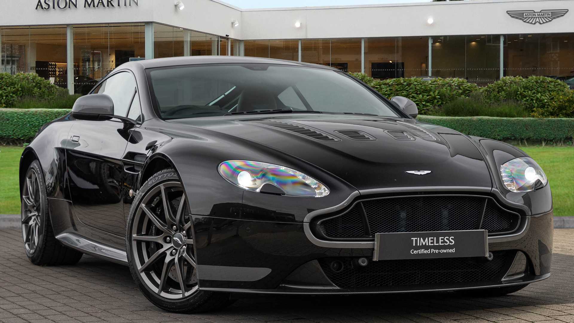 Main listing image - Aston Martin Vantage