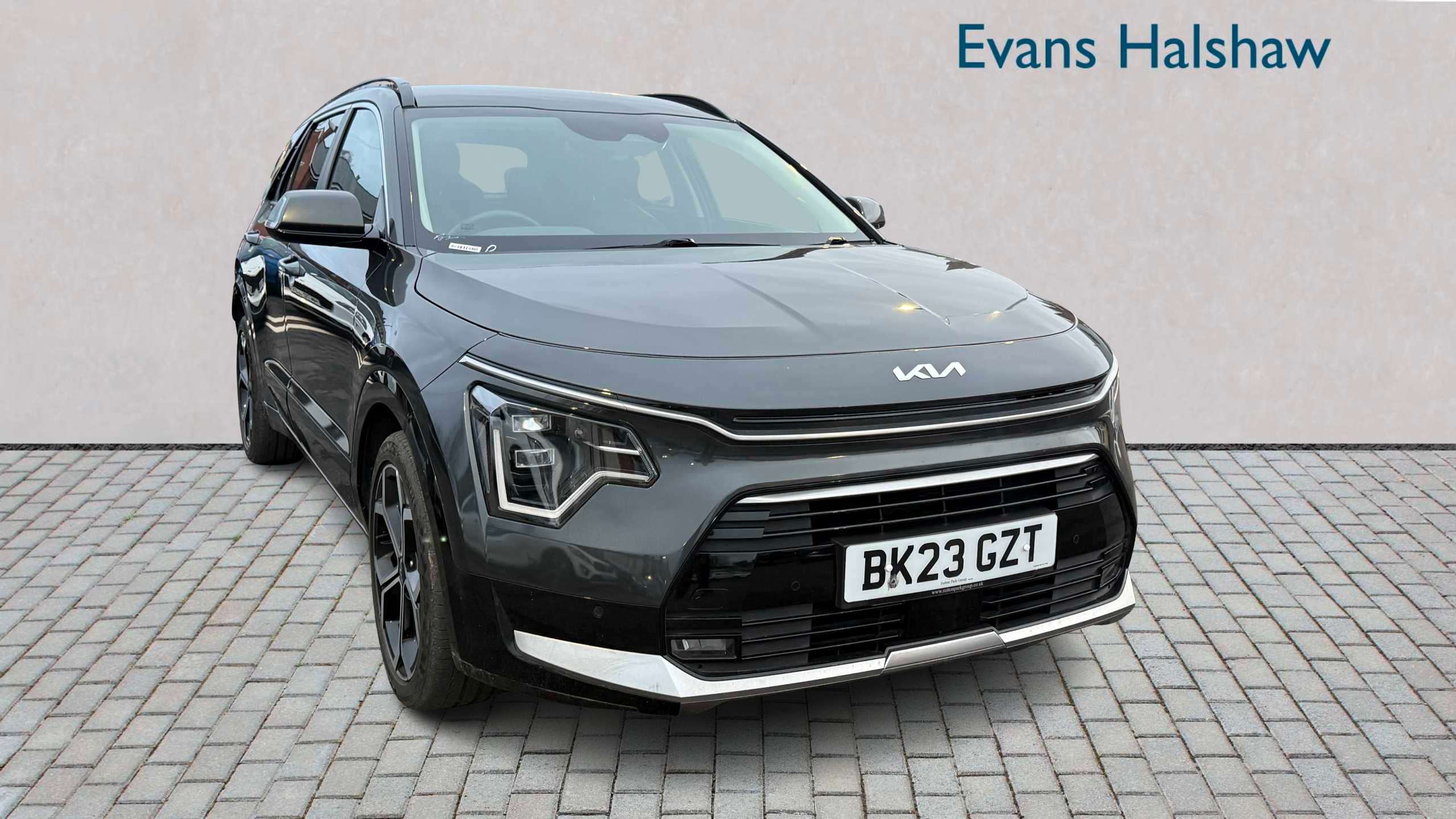 Main listing image - Kia Niro