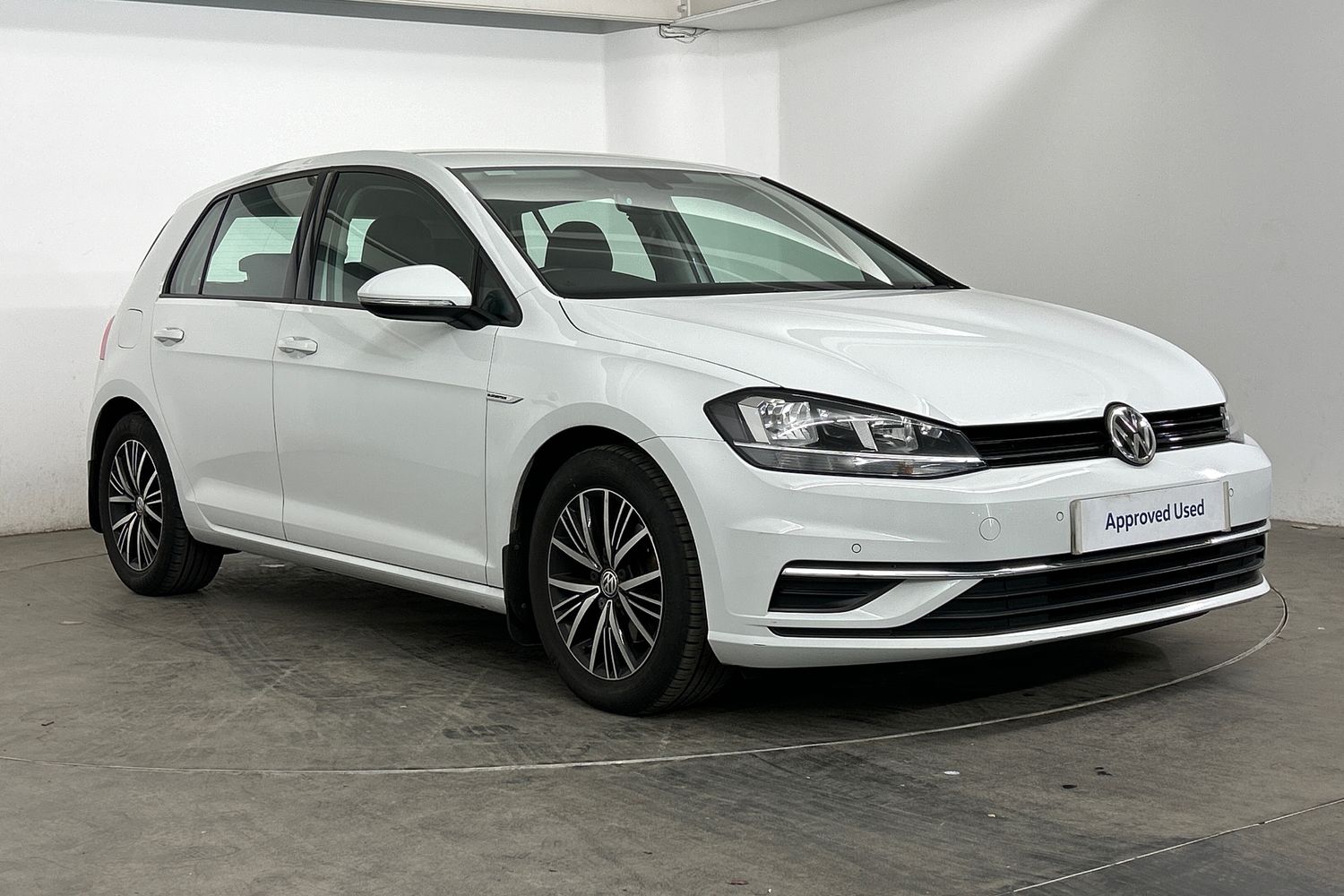 Main listing image - Volkswagen Golf